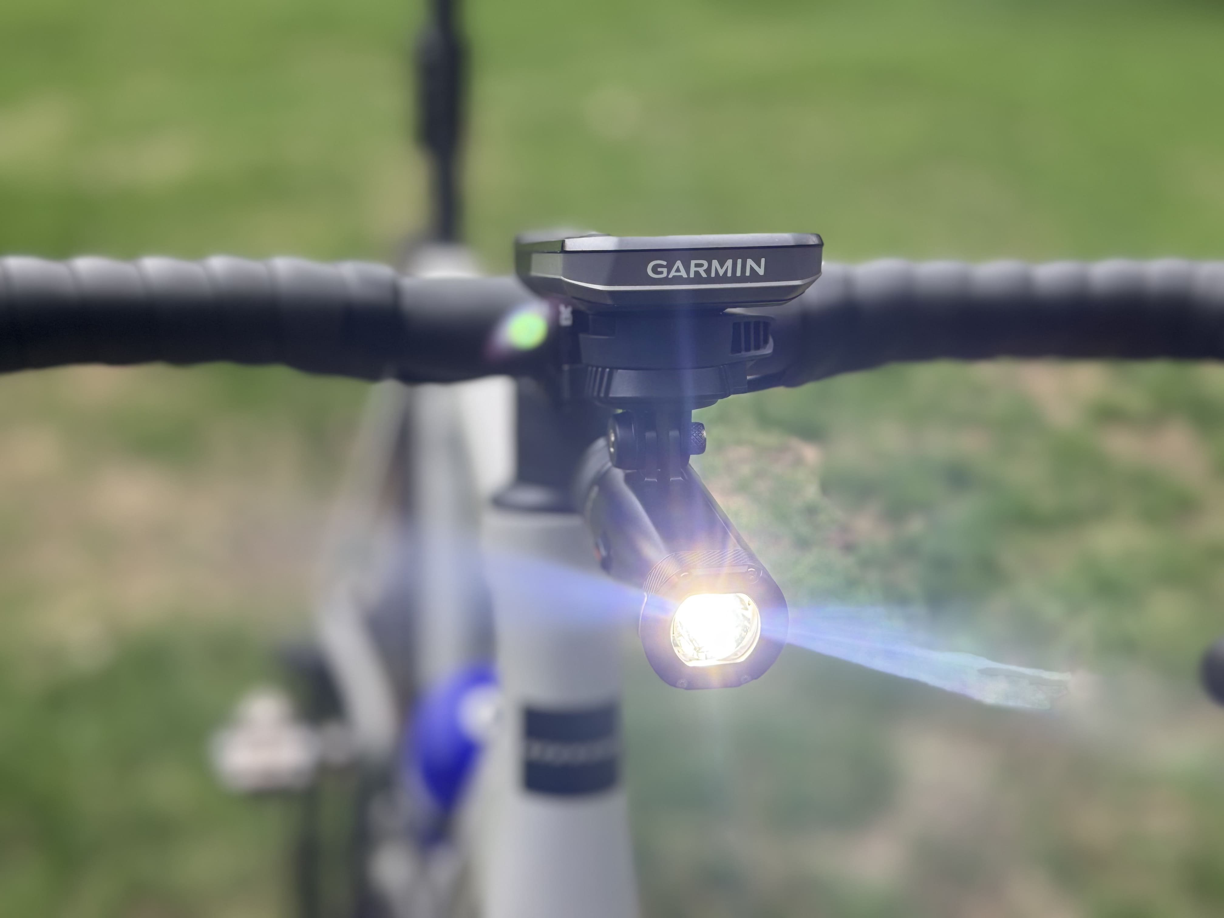 garmin-cyklisticky-ekosystem-edge-rally-varia (2)